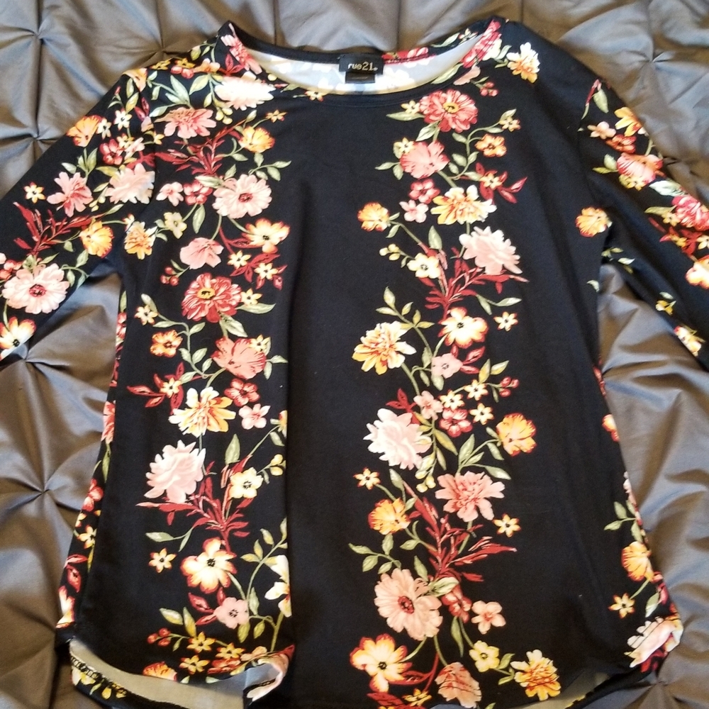 Long sleeve tee